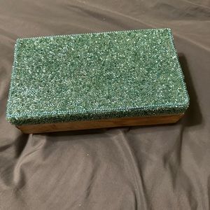 Storage box/jewelry box